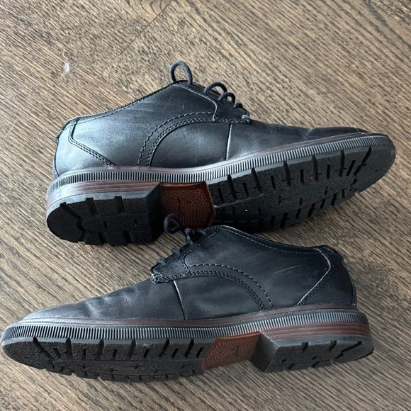 Clarks Black Leather Oxfords for Men - Picture 2 of 7